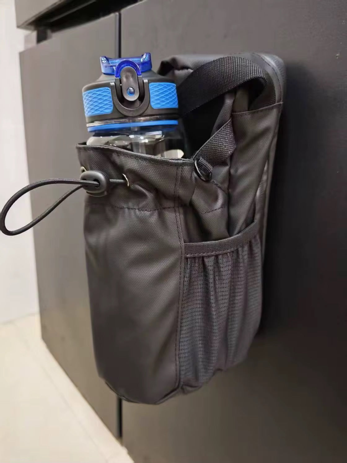 “Sac de sport multifonction – Emportez votre gourde partout !”